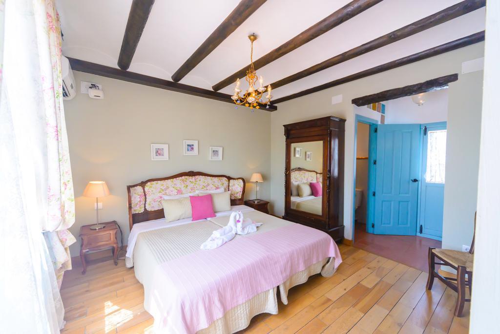 Casa Spa La Agueda Y Robledo Penaflor Ngoại thất bức ảnh